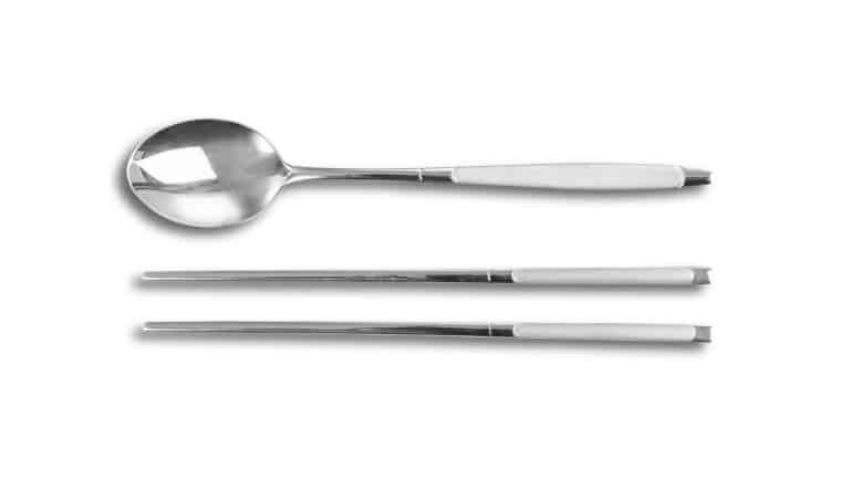 why-are-korean-spoons-so-long-thekoreanguide